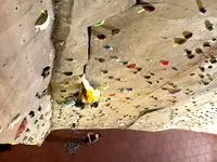 Напольное покрытие как элемент спортивного скалодрома