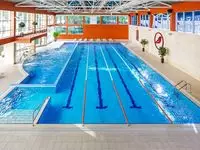 Какое выбрать покрытие для зоны вокруг бассейна?