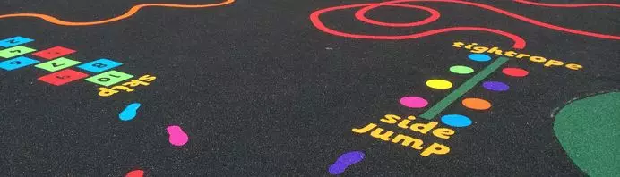 Укладка покрытия из резиновой крошки